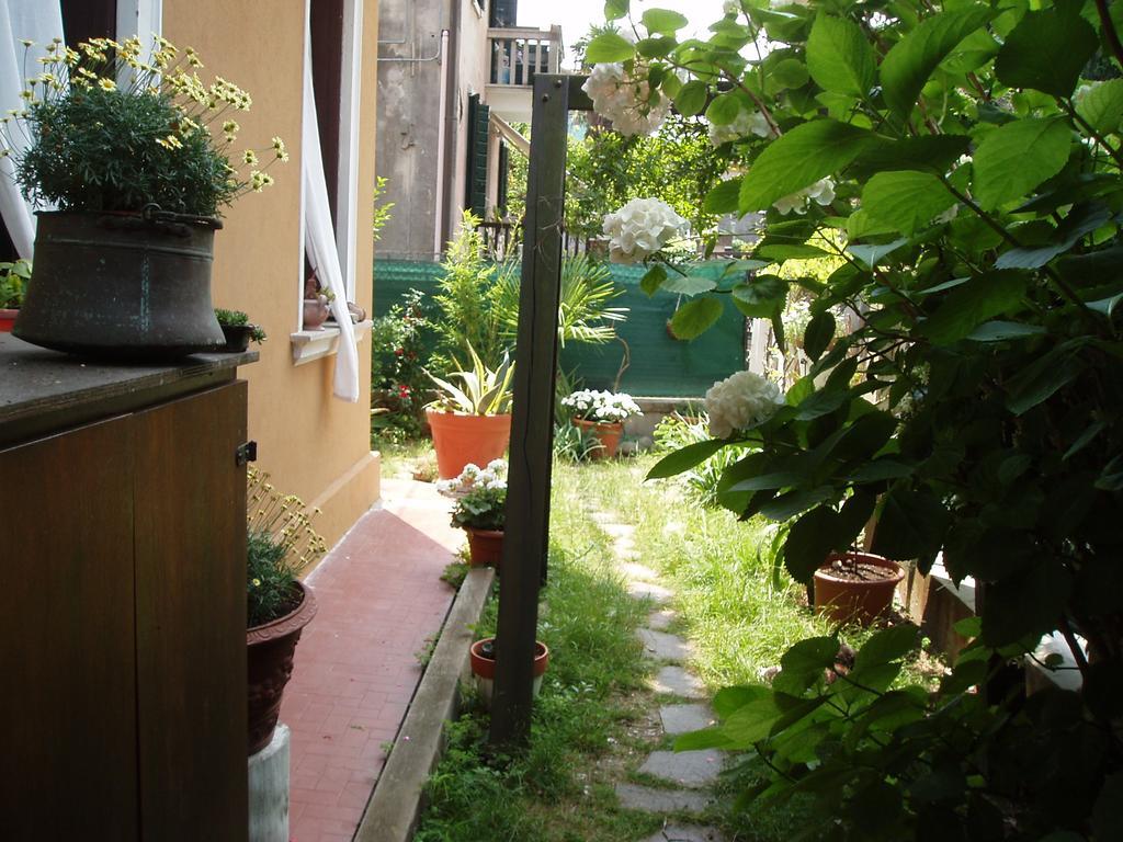 Perla B&B Lido di Venezia ภายนอก รูปภาพ