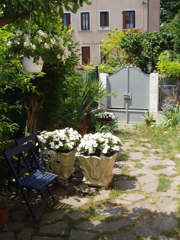 Perla B&B Lido di Venezia ภายนอก รูปภาพ